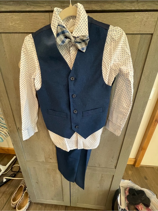 Van Heusen Other - Van Heusen White Shirt with Blue Polka Dots